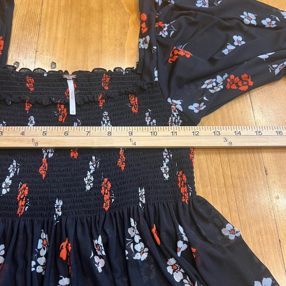 Free People Delta Dawn Smocked Floral Top Midnight Combo Black Red White‎ Small
